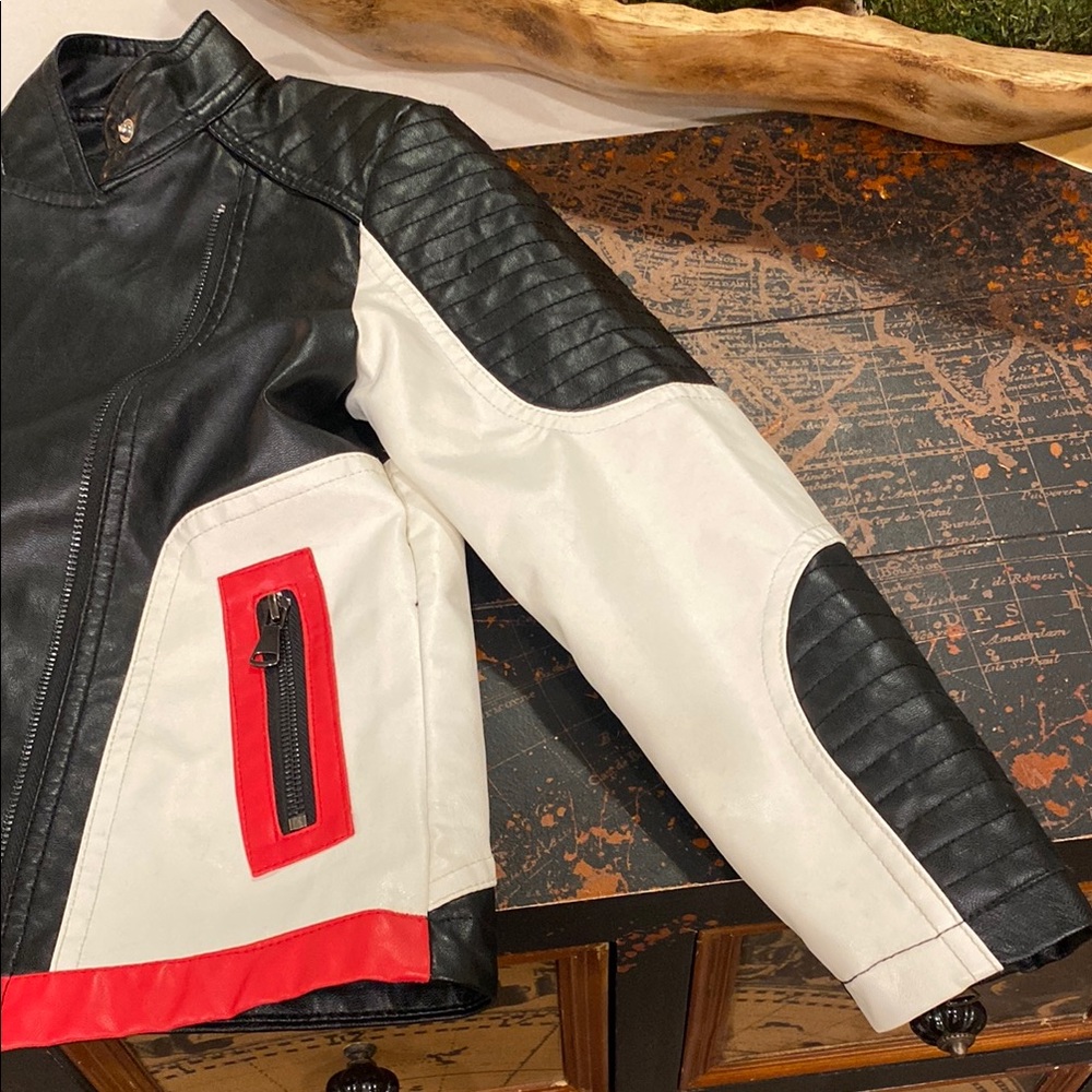 Stylish Black and White Leather Jacket with Red Accents - Picture 3 of 7